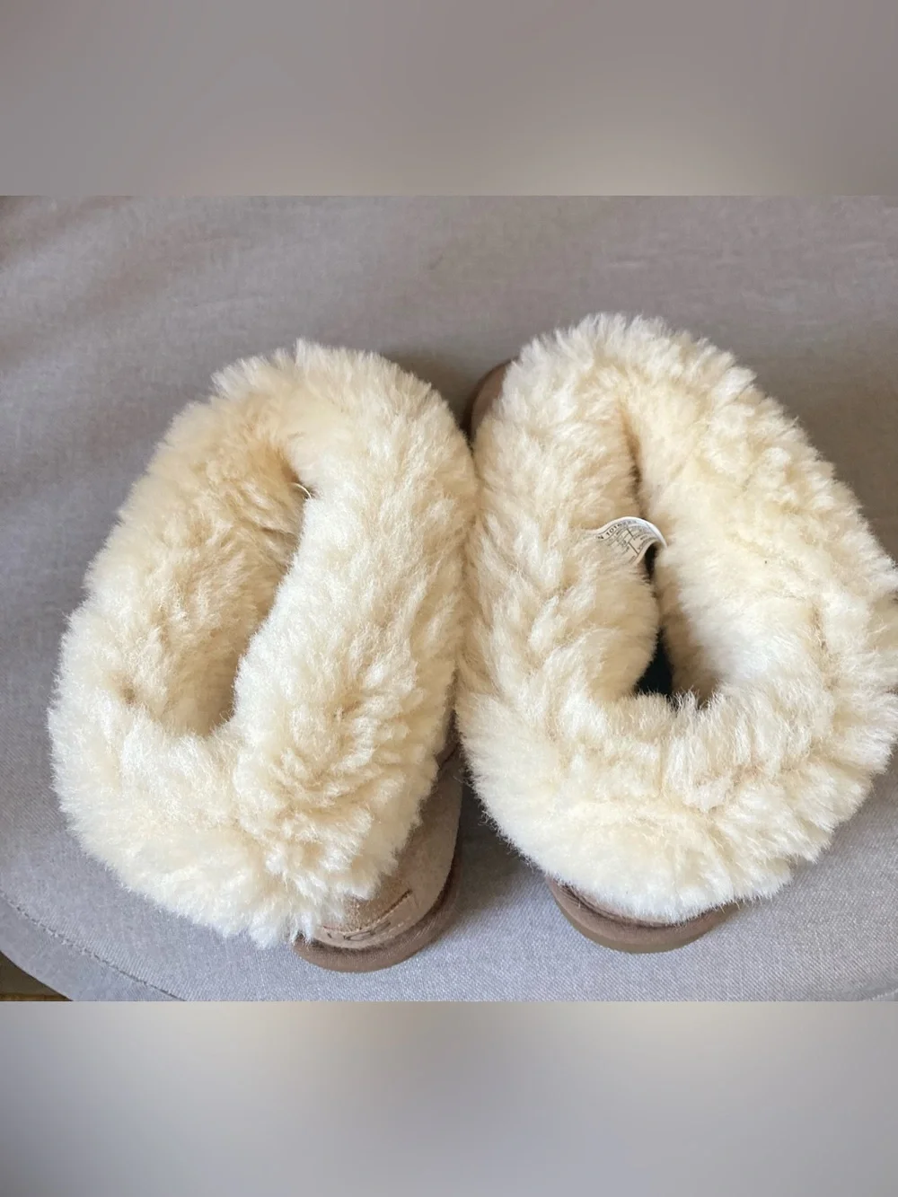 UGG Classic Short II Boots Chestnut Suede Shearling Size 8